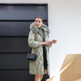 广州华景国际品牌折扣女装羽绒服派克服系列女装折扣走份