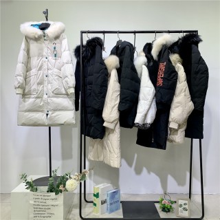 品牌折扣女装艾零度简约大方时尚羽绒服直播折扣尾货批发