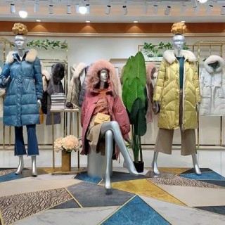 杭州四季青女装尾货批发品牌折扣女装拿货的寇90白鸭绒