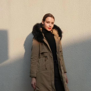 广州华景国际品牌折扣女装款式时尚高档艾零度羽绒 厂家货源批发