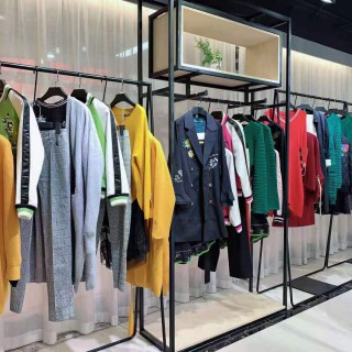 广州华景国际品牌折扣女装 奥舒适穿搭修身艾托奥  批发厂家尾