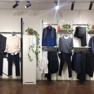 想开服装店是自己开店开还是加盟开店好？