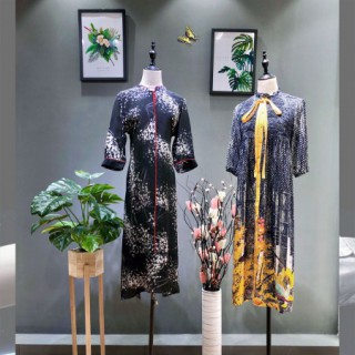 广州轩韵贸易有限公司提供品牌折扣店货源、直播货源、欢迎加盟