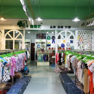 逍风清仓店模式打开服装创业之路