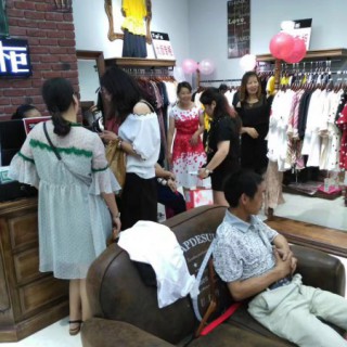 开服装店选址都有什么要求？芝麻e柜联营铺货模式政策