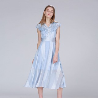 东莞服装厂鑫莲实业承接各种服装加工订单货期准