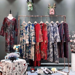 金兆成 专柜尾货品牌折扣女装批发市场5-30元走份批发上海