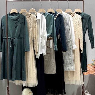 朝花夕拾冬品牌折扣女装走份-安徽女装店铺加盟免费实地考察看货