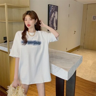 北京摆摊牛仔裤尾货库存T恤几元批发韩版女装牛仔裤