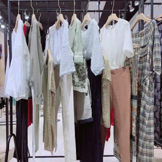 班晓雪21夏 品牌女装尾货进货渠道