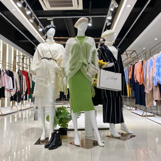 宝姿毛衣秋冬高端女装品牌折扣批发实体直播货源