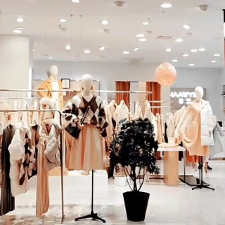 画引HAAWYIIO女装