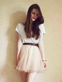 搭配一:超短裙搭配T恤