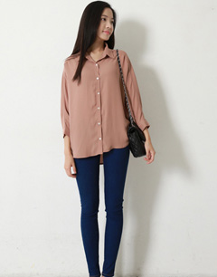 各类时尚裤子搭配-修身牛仔裤