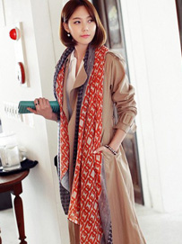 长围巾的各种围法:围法三