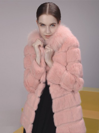 长款皮草大衣平添奢华气质