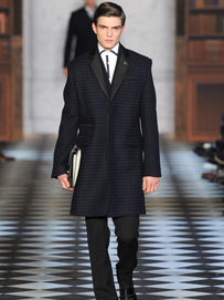 不拘于沉闷的剪裁