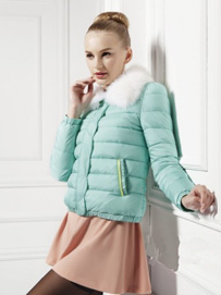 保暖羽绒服款式搭配-短款