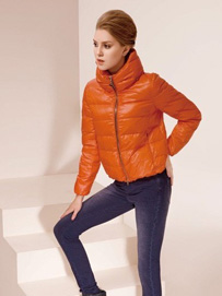 保暖羽绒服款式搭配-短款