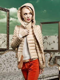 保暖羽绒服款式搭配-短款