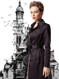 黑色双排扣风衣率性干练