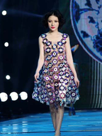 DVD光盘变身闪亮服装秀