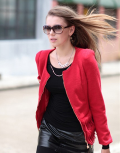 显瘦颜色时尚搭配 -  亮红色