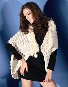 流行披肩搭配媲美明星 超强气场抢镜大牌