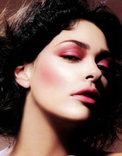 打造光彩眼妆的基本步骤攻略