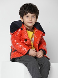 冬款童装类型：短款羽绒服