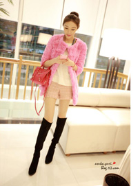 桃红色单品外套搭配