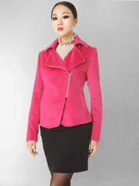 品牌女装桃红色外套搭配