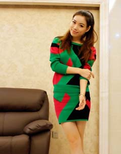 撞色针织裙搭配 穿出可爱女人味