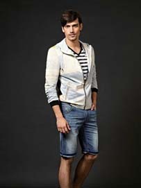 男士品牌夹克搭配之道