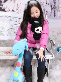 短款儿童羽绒服款式搭配