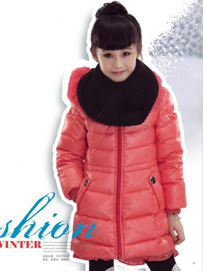 长款儿童羽绒服款式搭配