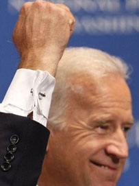 前胸无袋门襟简洁