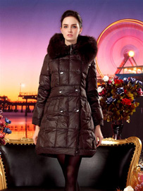 高档羽绒服：杰奥羽绒服