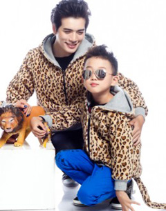 儿童品牌卫衣之亲子装款式