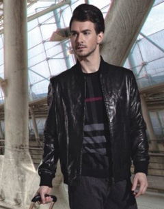 变身型男一件皮夹克轻松搞定