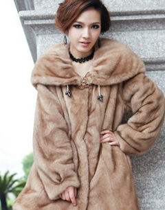 时尚保暖貂皮大衣魅力搭配