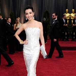 高档晚礼服-全球女性尊贵身姿的象征