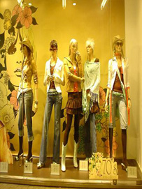 女装店的橱窗设计技巧