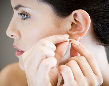 挑选耳钉-小小东西有大讲究