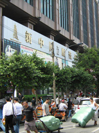 散货女装店进货渠道是关键