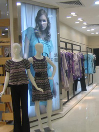 夏季服装店陈列-女装