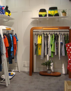 夏季巧妙利用服装陈列之色彩