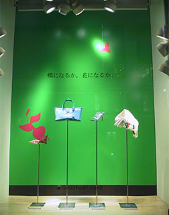 服装店换季如何陈列——看橱窗