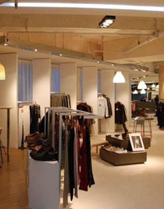 如何选定服装店装修风格成关键