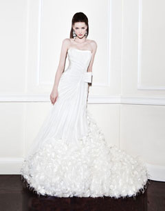 纯美新娘首选婚纱品牌：桂由美